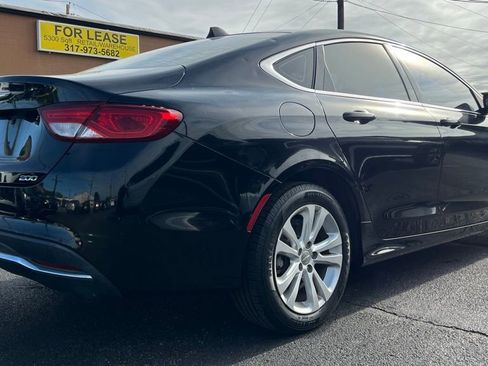 Used 2017 Chrysler 200 Limited Platinum FWD image 7