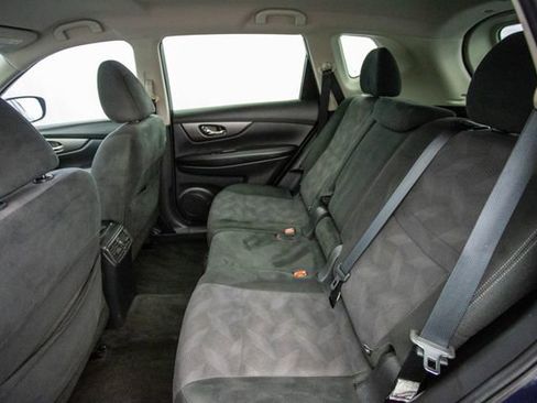 Used 2016 Nissan Rogue SV image 24