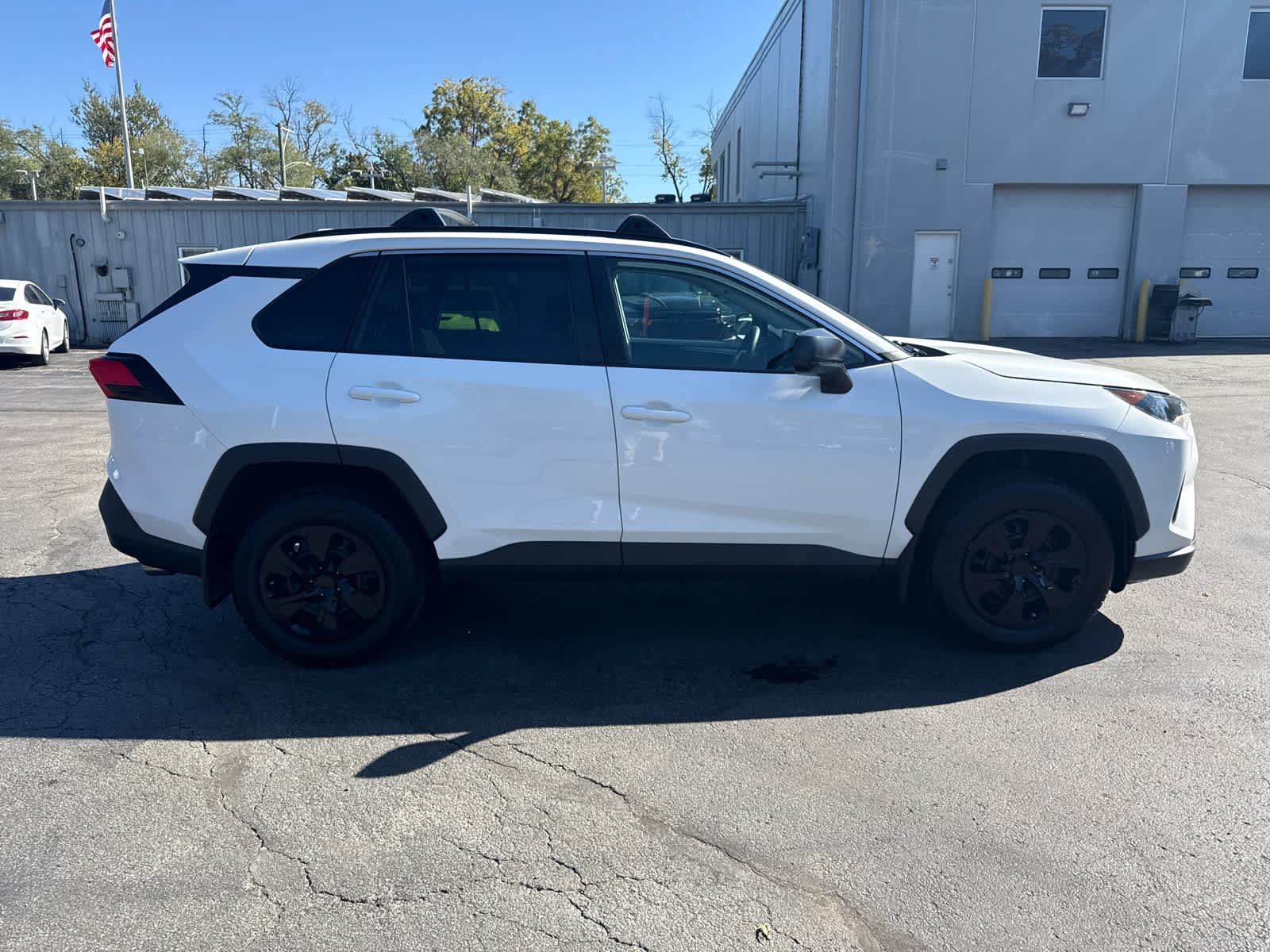 Used 2019 Toyota RAV4 LE w/ Carpet Mat Package AWD/4WD image 2