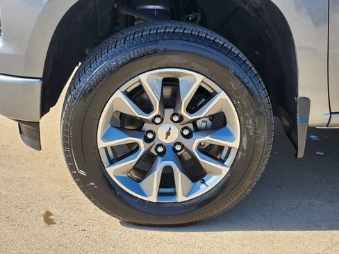 Used 2023 Chevrolet Silverado 1500 Custom AWD/4WD image 18