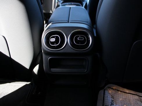 New 2025 Mercedes-Benz GLC 350e 4MATIC image 34