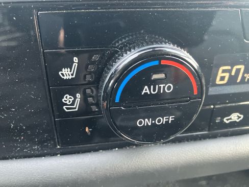 Used 2023 Nissan Pathfinder Platinum w/ Cargo Package image 29