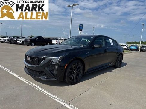 Used 2025 Cadillac CT5 V RWD image 2