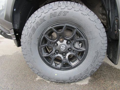 Used 2021 Toyota Tacoma SR w/ SX Package AWD/4WD image 5