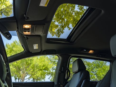 Used 2025 Honda Odyssey Sport-L image 32