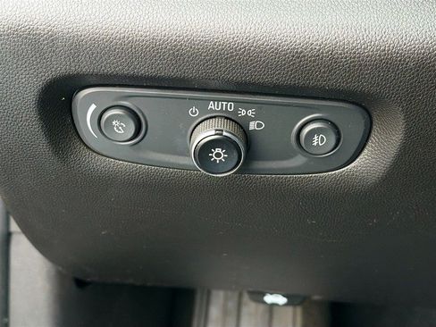 Used 2021 Chevrolet Traverse RS image 31