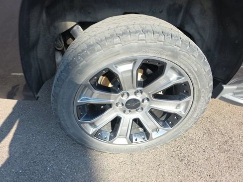 Used 2017 Chevrolet Tahoe LS w/ Enhanced Driver Alert Package AWD/4WD image 6