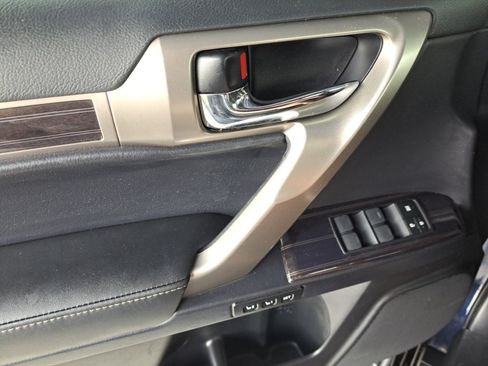 Used 2021 Lexus GX 460 Premium w/ Premium Package AWD/4WD image 36