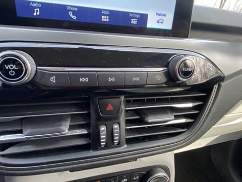 Used 2024 Ford Escape Active AWD/4WD image 25