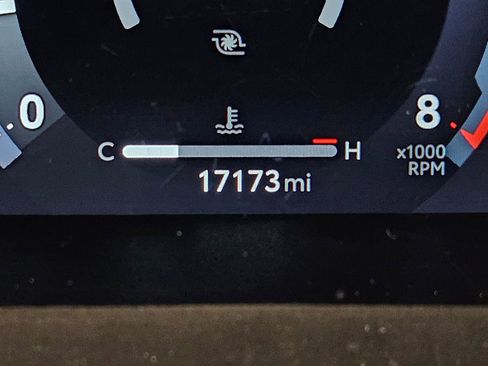 Certified 2025 Toyota Tacoma TRD Off-Road AWD/4WD image 29