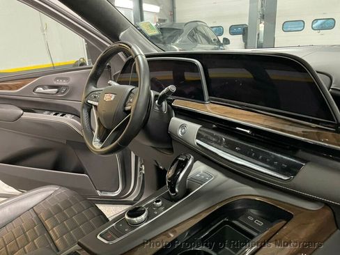Used 2024 Cadillac Escalade Premium Luxury Platinum image 26
