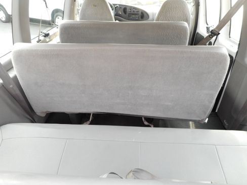 Used 2002 Ford E-350 and Econoline 350 XL image 21