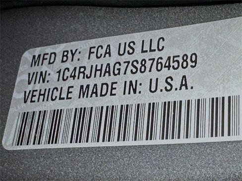 New 2025 Jeep Grand Cherokee Altitude image 17