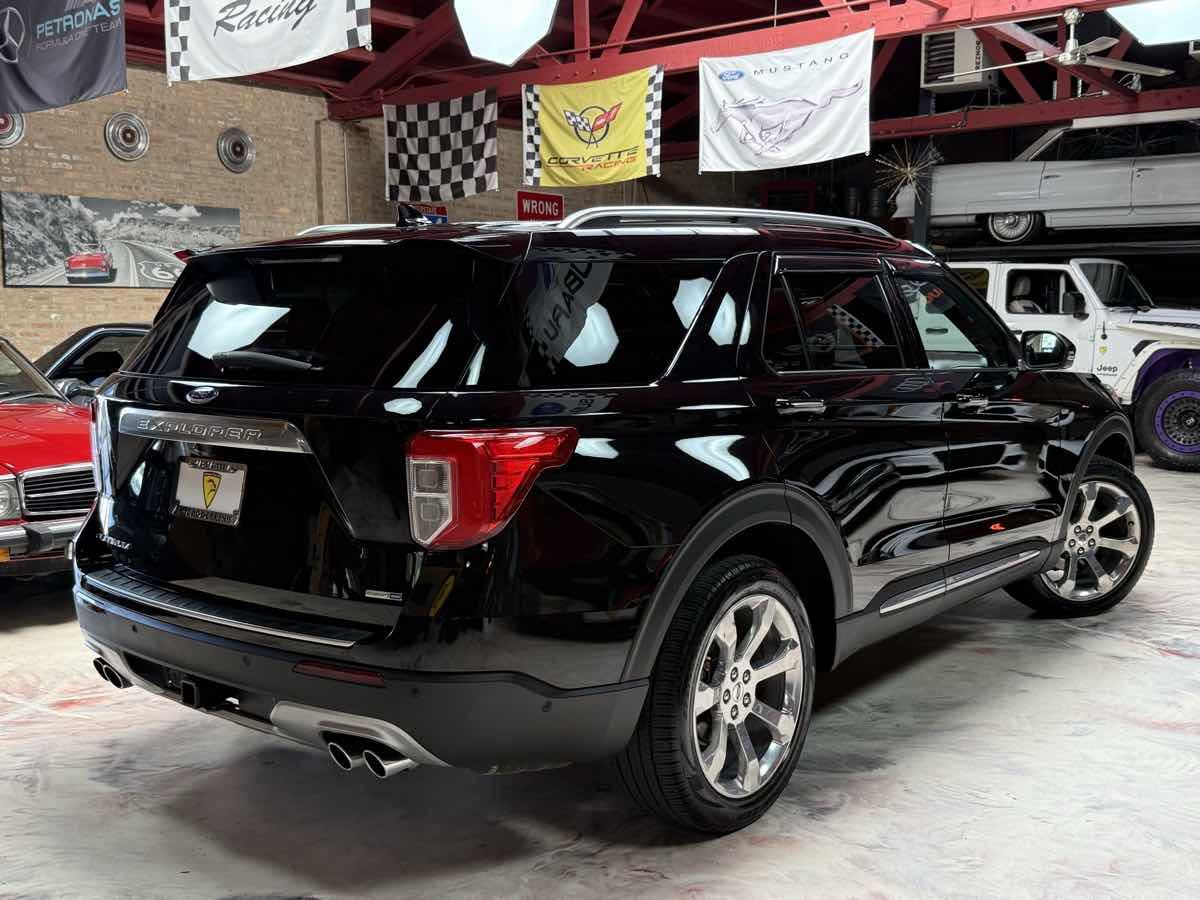 Used 2020 Ford Explorer Platinum w/ Premium Technology Package AWD/4WD image 4