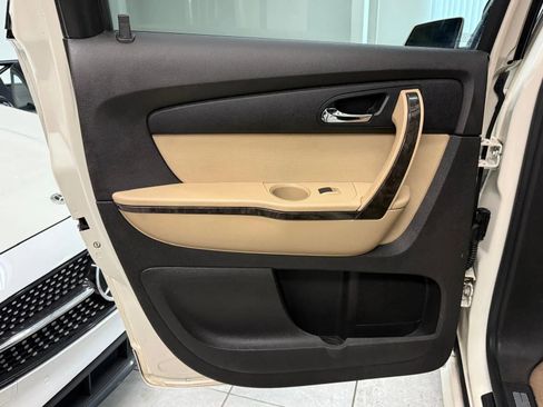 Used 2011 GMC Acadia Denali image 16