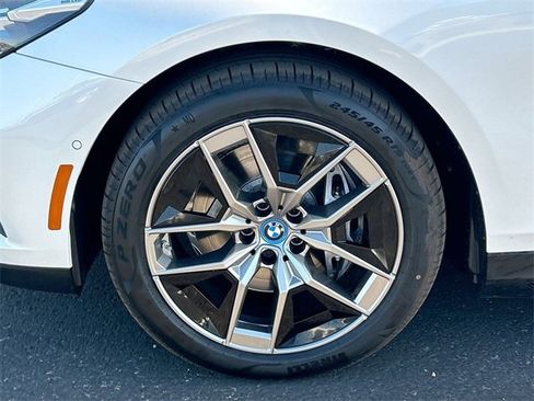 Certified 2025 BMW i5 eDrive40i w/ Premium Package image 10