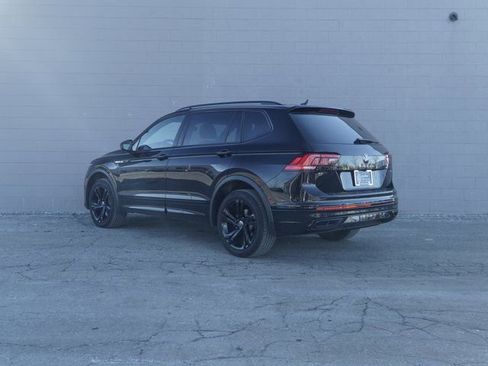 Certified 2024 Volkswagen Tiguan SE R-Line image 3