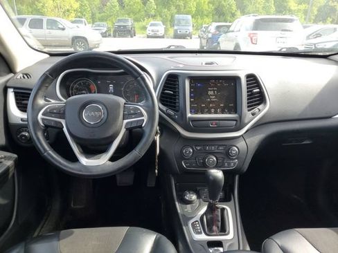 Used 2016 Jeep Cherokee Trailhawk w/ Cold Weather Group AWD/4WD image 29