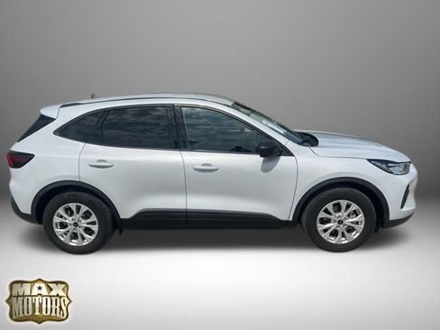 Used 2025 Ford Escape Active w/ Cold Weather Package FWD image 3