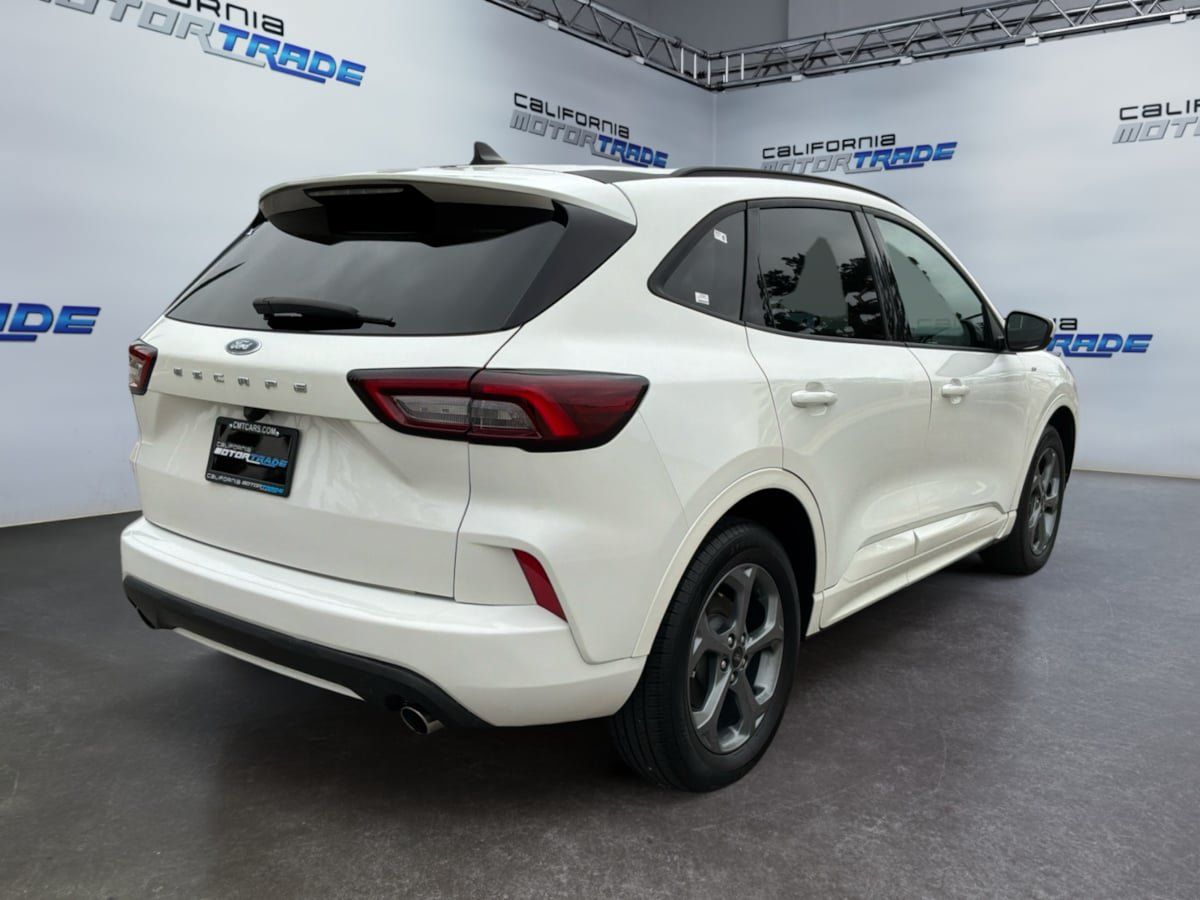 Used 2024 Ford Escape ST-Line Select AWD/4WD image 5