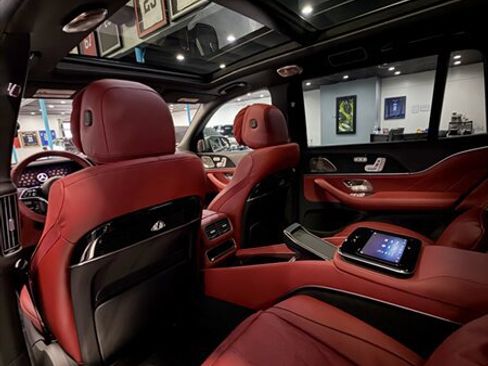 Used 2026 Mercedes-Benz Maybach GLS 600 4MATIC image 14