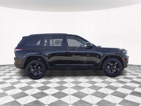 New 2025 Jeep Grand Cherokee Limited w/ Black Appearance Package image 11
