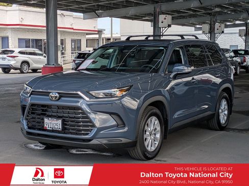 Certified 2025 Toyota Grand Highlander FWD image 1