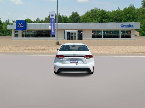 Used 2022 Toyota Corolla LE FWD image 8