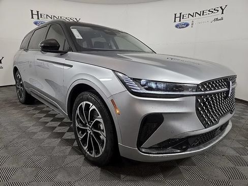 Used 2026 Lincoln Nautilus Reserve AWD/4WD image 3