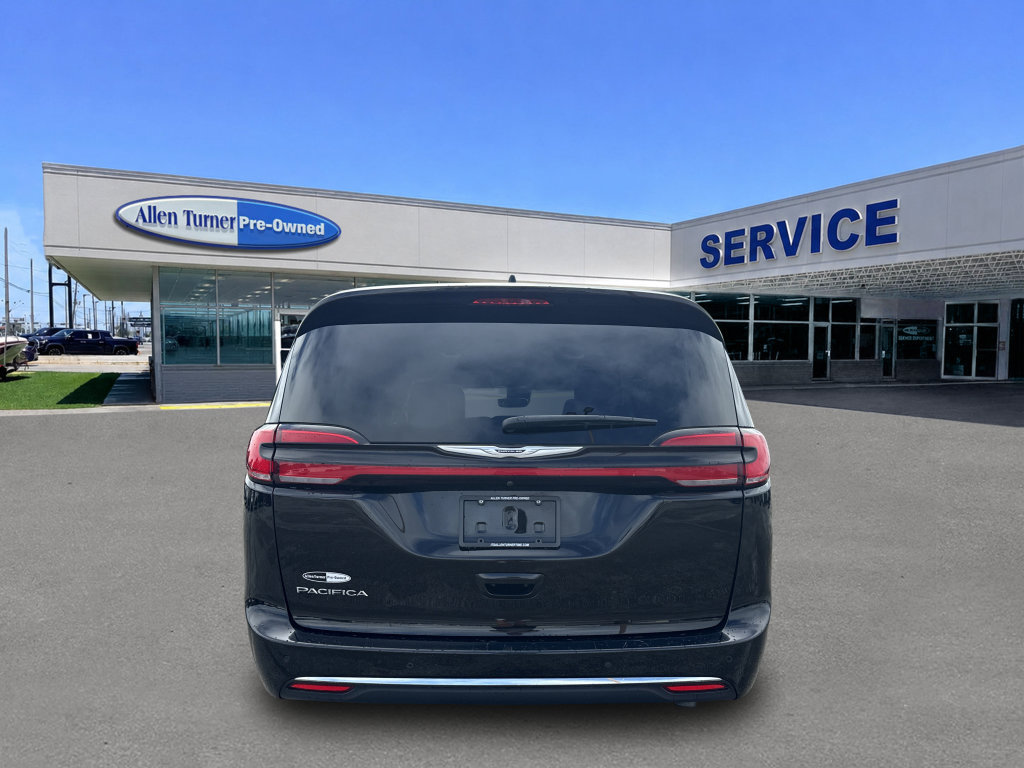 Used 2024 Chrysler Pacifica Touring-L FWD image 7