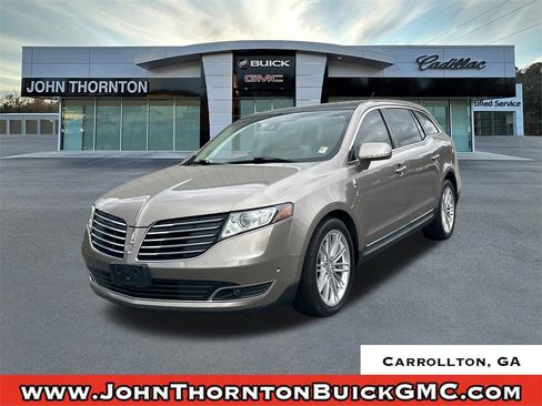 Used 2019 Lincoln MKT AWD image 1
