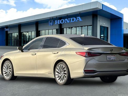 Used 2021 Lexus ES 300h w/ Accessory Package 2 image 10
