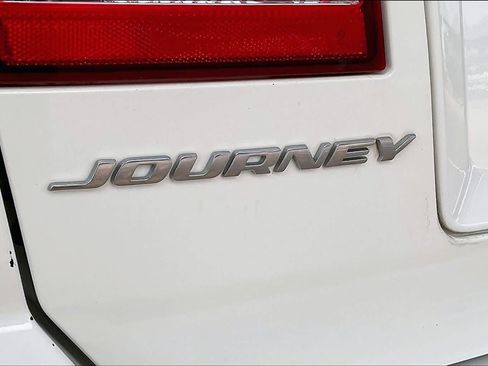 Used 2018 Dodge Journey SE w/ Popular Equipment Group FWD image 11