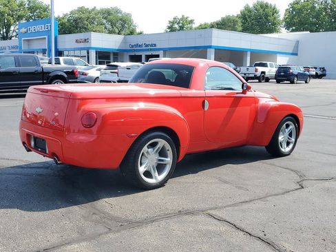 Used 2005 Chevrolet SSR image 3