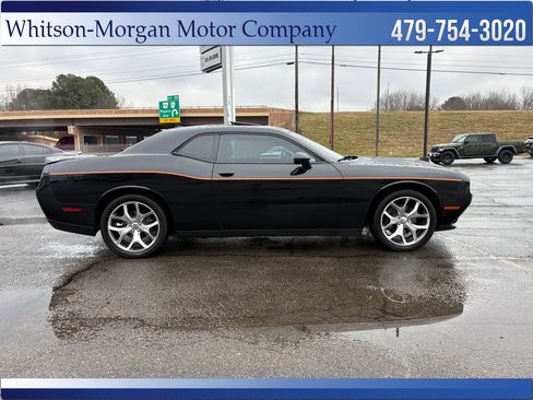 Used 2015 Dodge Challenger SXT Plus image 5