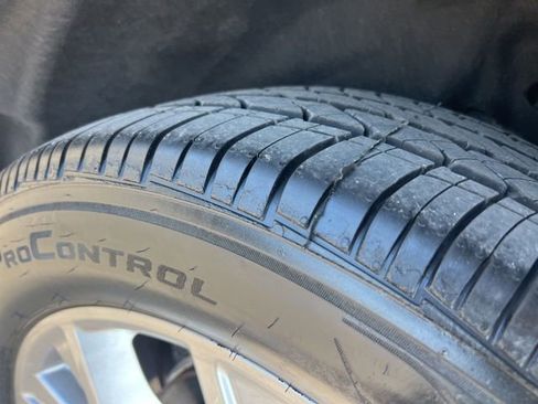 Certified 2023 Ford Explorer XLT w/ Equipment Group 202A AWD/4WD image 26