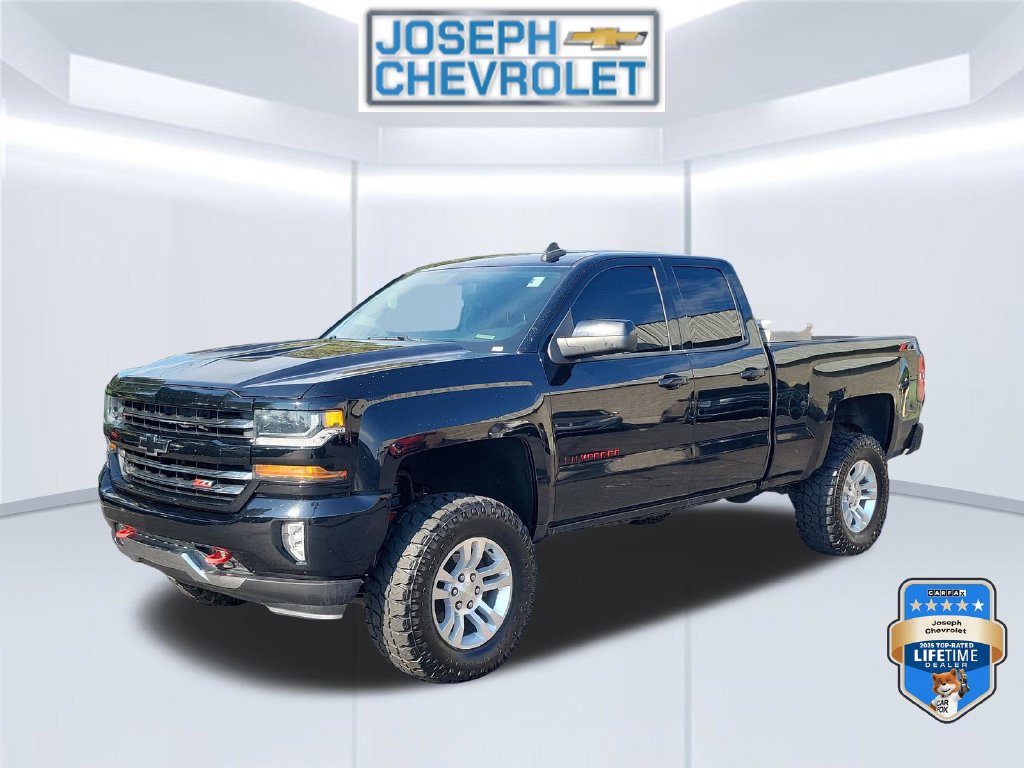 Used 2018 Chevrolet Silverado 1500 LT w/ Redline Edition AWD/4WD image 2