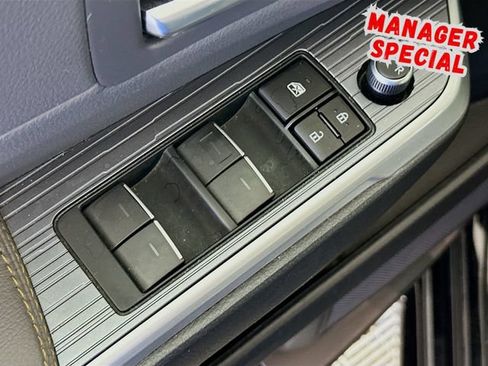 Used 2023 Toyota Sienna XLE Woodland Edition AWD/4WD image 21