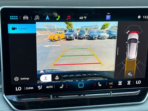 New 2025 Volkswagen Tiguan SE AWD/4WD image 19