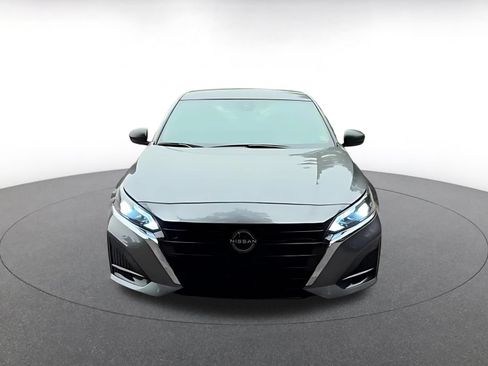 Used 2025 Nissan Altima 2.5 SV FWD image 4