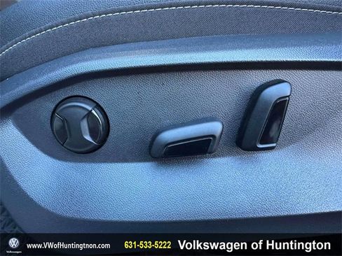 Certified 2025 Volkswagen Taos SE w/ Taos Adventure Package (SXB) image 15