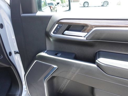 Used 2024 Chevrolet Silverado 1500 LT AWD/4WD image 31