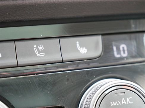 Certified 2024 Volkswagen Taos SEL image 35