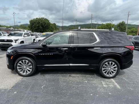 Used 2022 Chevrolet Traverse Premier w/ LPO, Floor Liner Package FWD image 2