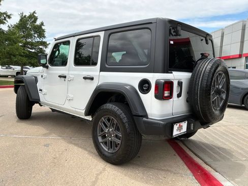 Used 2025 Jeep Wrangler Unlimited Sport AWD/4WD image 8