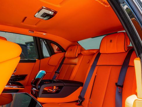 Used 2026 Rolls-Royce Phantom Sedan RWD image 13