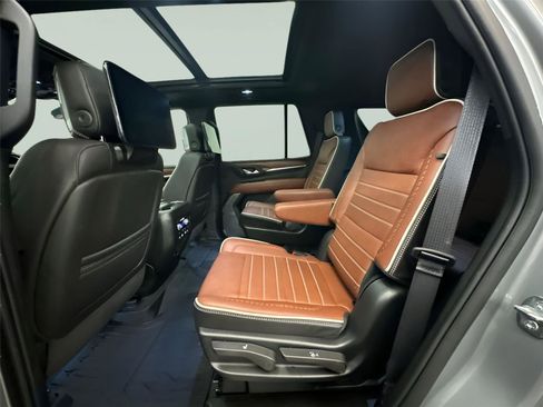 Used 2024 GMC Yukon Denali Ultimate w/ LPO, Floor Liner Package image 35