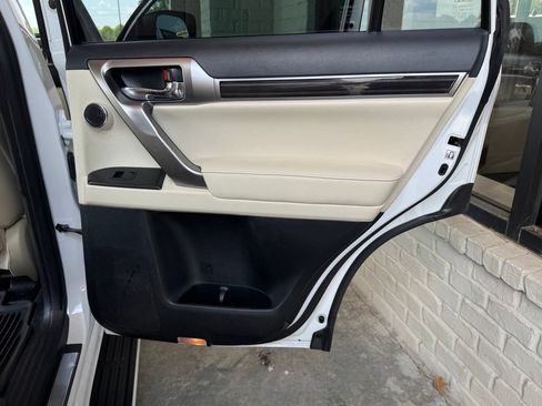 Used 2022 Lexus GX 460 Luxury w/ Accessory Package AWD/4WD image 44