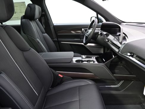 New 2027 Cadillac Vistiq Luxury w/ LPO, Floor Liner Package AWD/4WD image 16