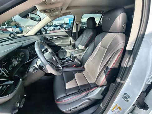 Used 2023 Buick Envision Essence w/ Sport Touring Package AWD/4WD image 18
